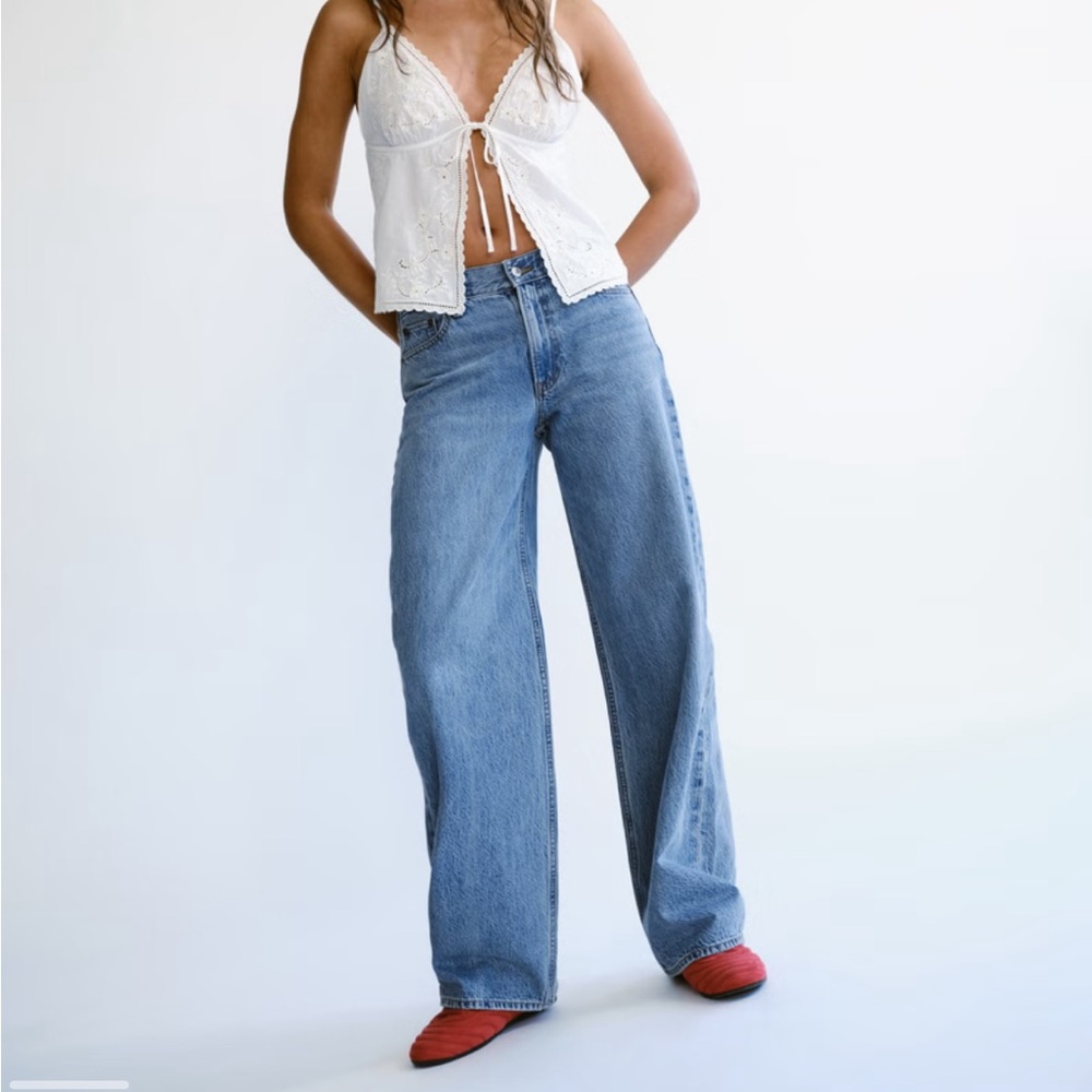 NWT A&F Low Rise Ultra Loose Jean!